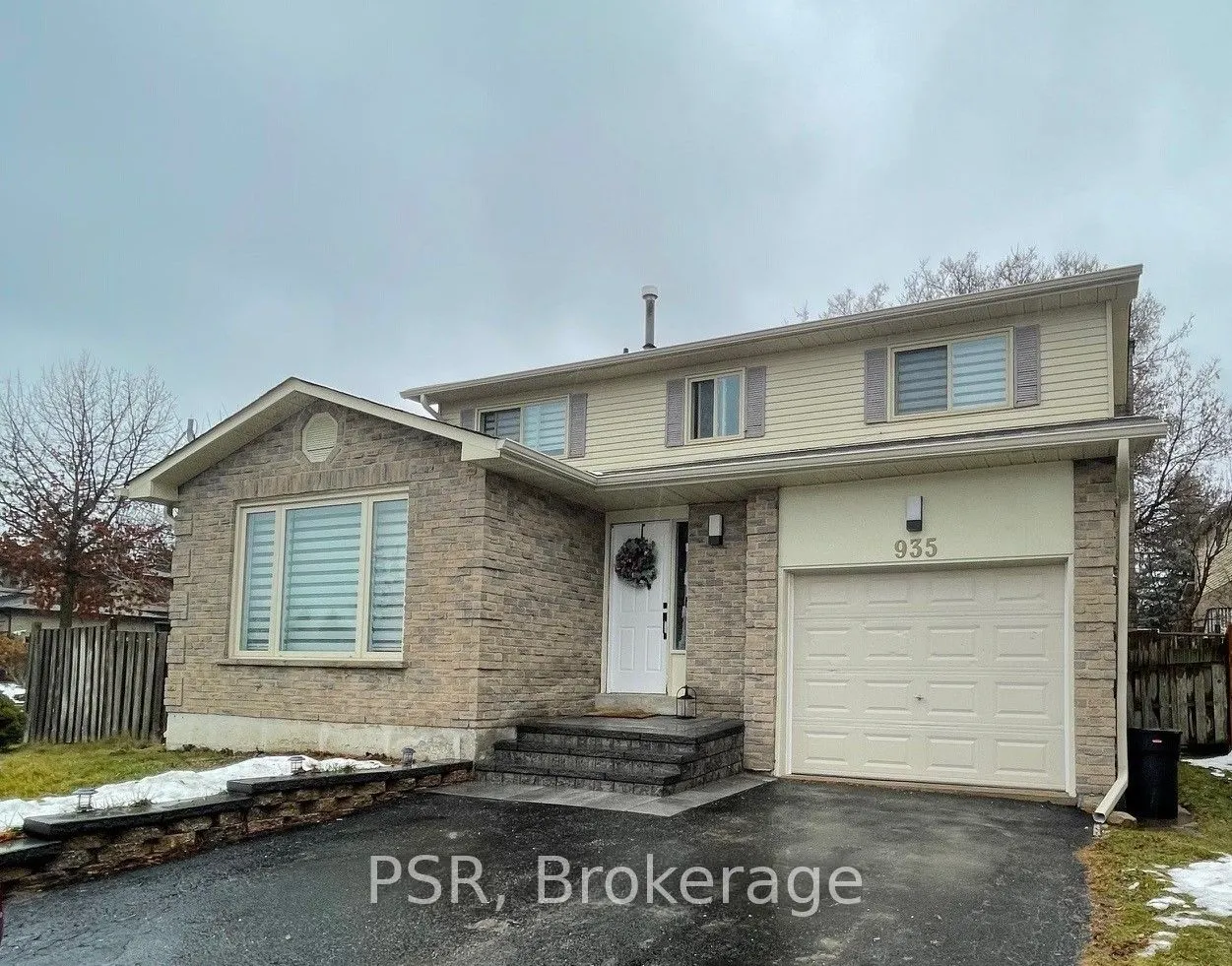 935 Birchwood Drive, Newmarket, ON L3Y 6G9