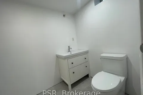 935 Birchwood Drive, Newmarket, ON L3Y 6G9
