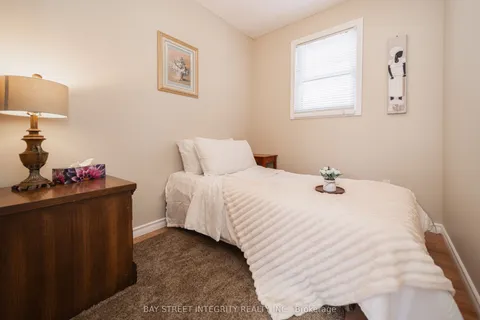 74 De La Salle Boulevard, Georgina, ON L0E 1L0