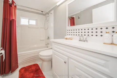 74 De La Salle Boulevard, Georgina, ON L0E 1L0