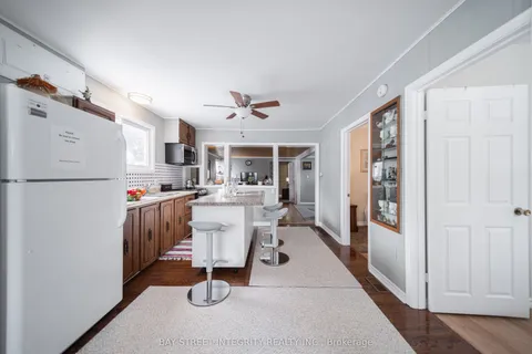 74 De La Salle Boulevard, Georgina, ON L0E 1L0