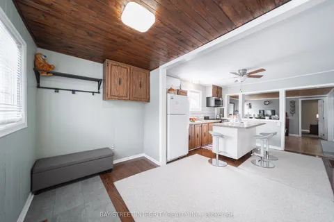 74 De La Salle Boulevard, Georgina, ON L0E 1L0