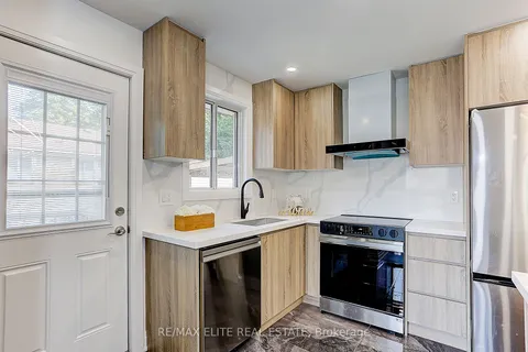 181 Maple Ave, Richmond Hill, ON L4C 2J2