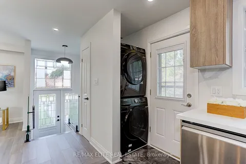 181 Maple Ave, Richmond Hill, ON L4C 2J2
