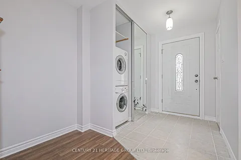694 Beman Drive, Newmarket, ON L3Y 4Z2