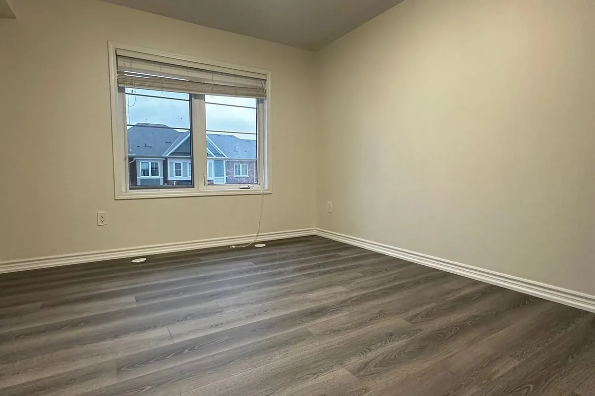 180 Thomas Phillips Drive, ON L4G 0Y2