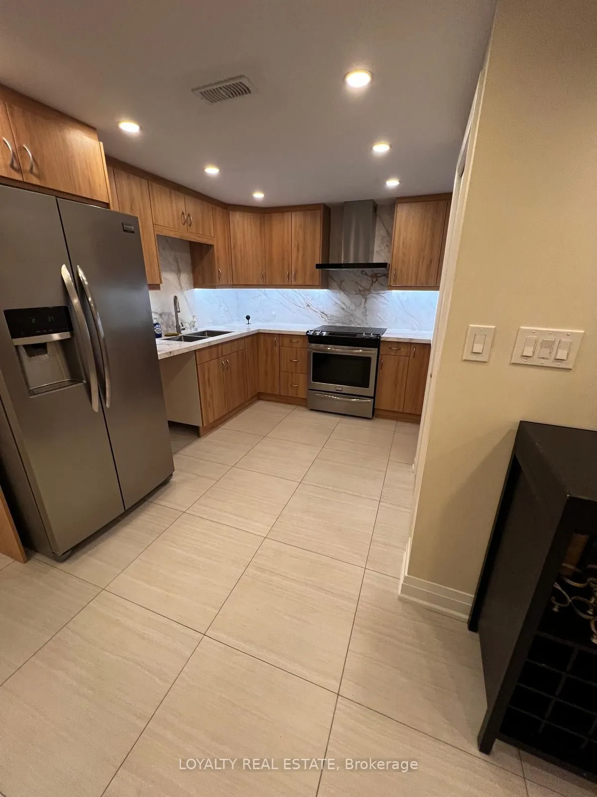 100 Larratt Lane, Richmond Hill, ON L4C 0E3
