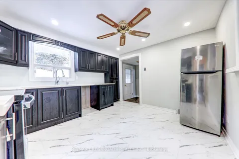 21654 Warden Avenue, East Gwillimbury, ON L0G 1R0