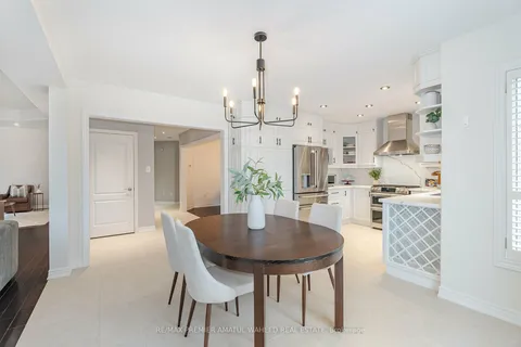 53 Crown Cres, Vaughan, ON L4H 1S7