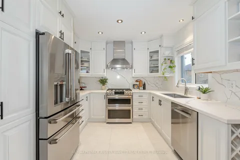 53 Crown Cres, Vaughan, ON L4H 1S7