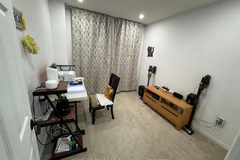 14 Barr Crescent, Aurora, ON L4G 0B8