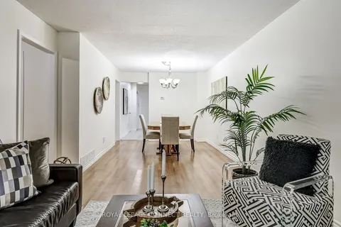 44 GOODWOOD Dr, Markham, ON L3S 2K4