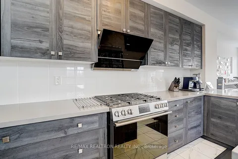 18 Ducharme Dr, Richmond Hill, ON L4S 0J3