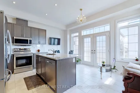 3 Lasalle Lane, Richmond Hill, ON L4C 7V6