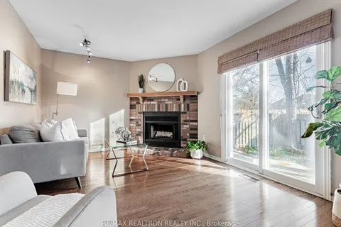 281 Chelwood Dr, Vaughan, ON L4J 7R6