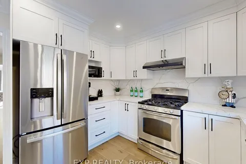 106 Pine Bough Manr, Richmond Hill, ON L4S 1A4