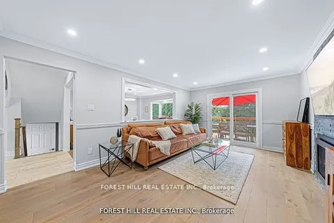 28 Beatty Crescent, Aurora, ON L4G 5V1