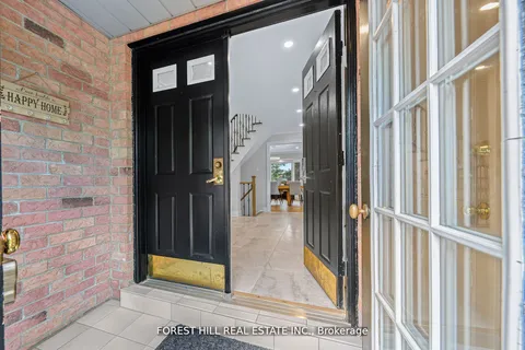 28 Beatty Crescent, Aurora, ON L4G 5V1