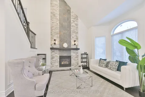 6 Tower Bridge Cres, Markham, ON L6C 2M8