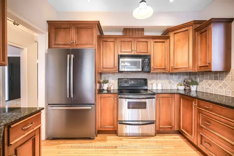 74 Jessop Ave, King, ON L0G 1T0