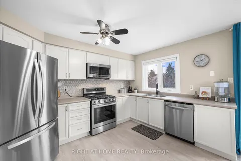 191 King St, East Gwillimbury, ON L0G 1M0