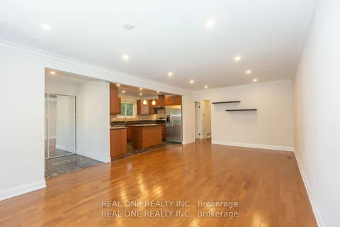 6 Albert Street, Markham, ON L3P 2T2