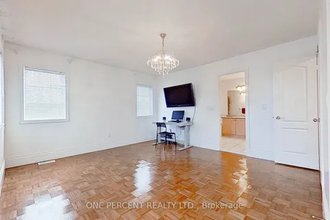 2 Levy Crt, Vaughan, ON L4H 2E5