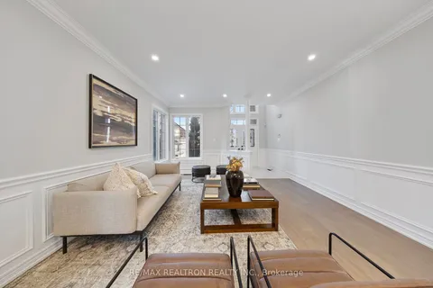 111 Saffron St, Markham, ON L6E 1Y8