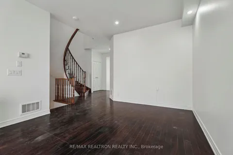85 Thatcher Cres, Newmarket, ON L9N 0B9