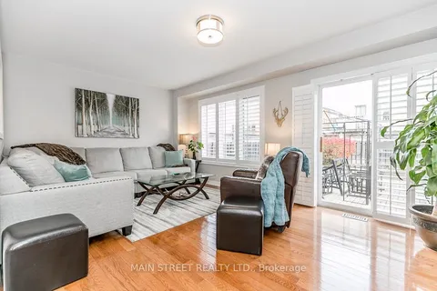 835 Sisler Ave, Newmarket, ON L3X 2T9
