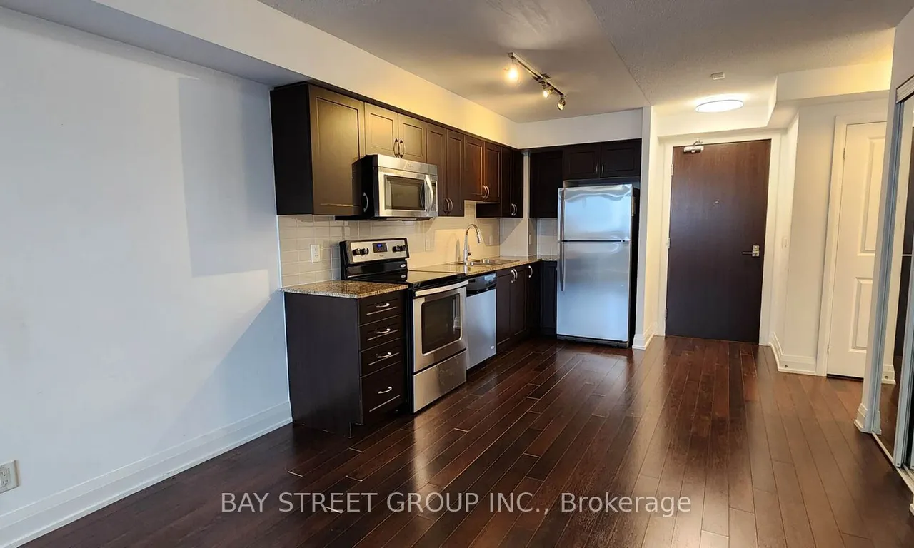 Condo Apt interior view at 372 Highway 7 Rd Richmond Hill
