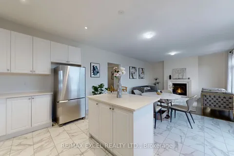 92 Forest Edge Cres, East Gwillimbury, ON L9N 1R8