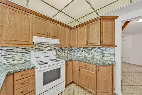 35 Buchanan Cres, Aurora, ON L4G 5K4