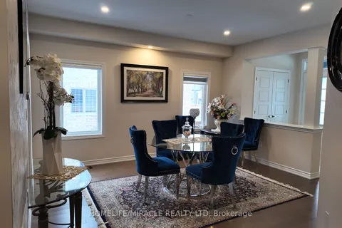 359 Danny Wheeler Blvd, Georgina, ON L4P 0K2