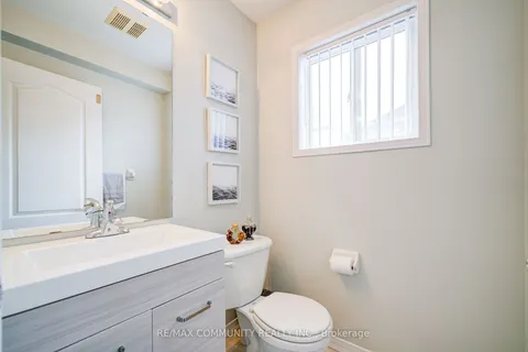 402 Hawkview Blvd, Vaughan, ON L4H 2J3