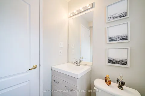 402 Hawkview Blvd, Vaughan, ON L4H 2J3