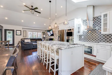 5837 Yonge Street, Innisfil, ON L0L 1K0