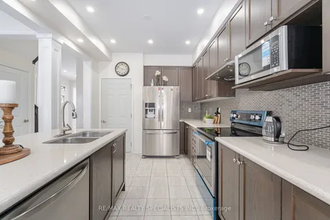 209 Kincardine St, Vaughan, ON L4H 3N5