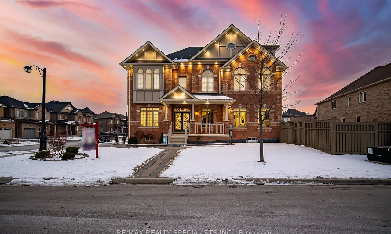 209 Kincardine St, Vaughan, ON L4H 3N5