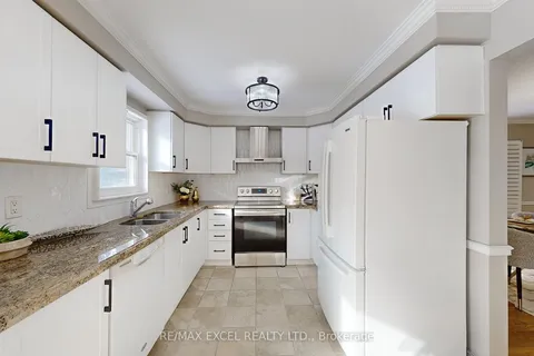 31 Barlow Rd, Markham, ON L3R 8A4