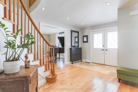 3 Northwood Road, Georgina, ON L0E 1R0