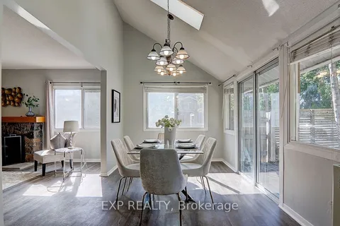 28 Pinery Lane, Georgina, ON L0E 1L0