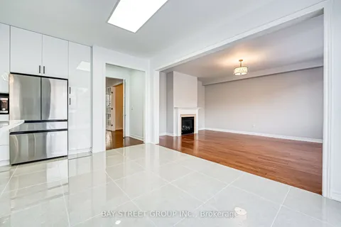 82 Manor Hampton St, East Gwillimbury, ON L9N 0P9