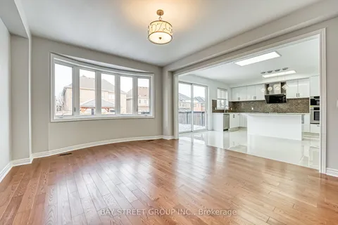 82 Manor Hampton St, East Gwillimbury, ON L9N 0P9
