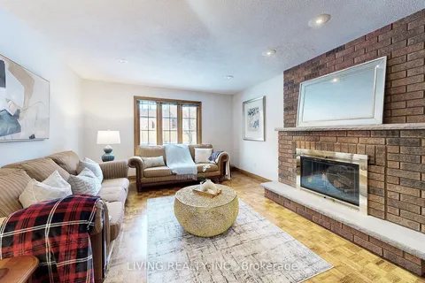 19 King&apos;s Cross Ave, Richmond Hill, ON L4B 2T1