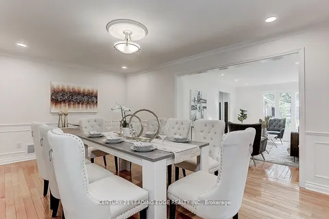 8 Ashdown Cres, Richmond Hill, ON L4B 1Z5