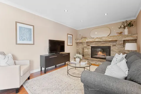6028 Old Homestead Rd, Georgina, ON L0E 1R0
