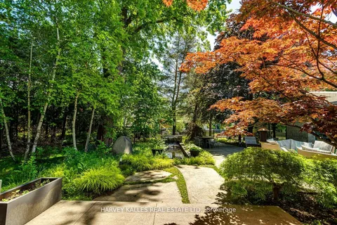 92 Westwood Lane, Richmond Hill, ON L4C 6Y2