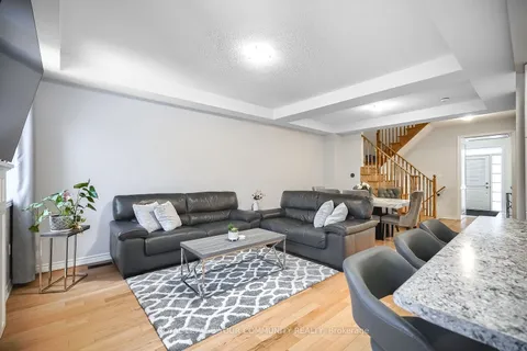 143 Jim Mortson Dr, East Gwillimbury, ON L9N 0Y9