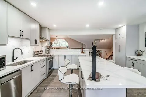 768 Grace St, Newmarket, ON L3Y 2L3